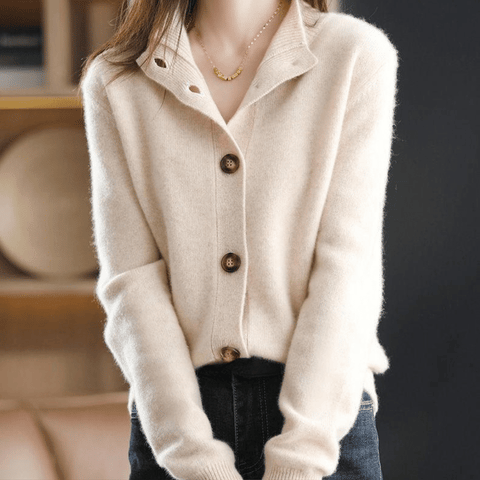 Monika | Damen Strickjacke mit Knöpfen und V Ausschnitt